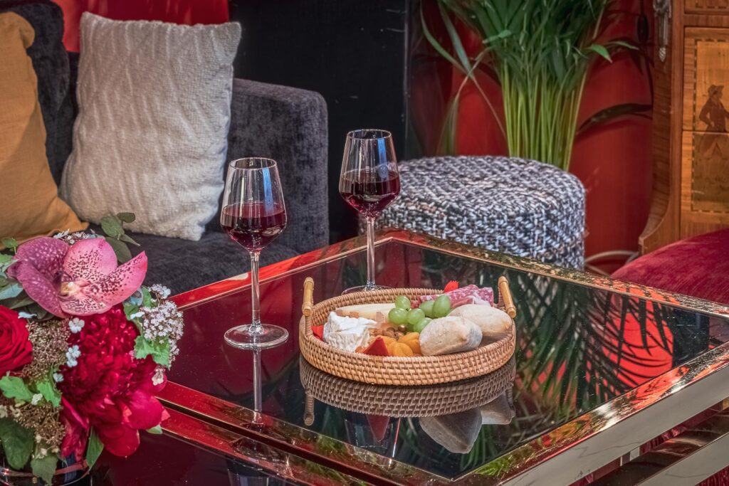 apéro à l'hôtel trianon rive gauche hotel paris centre