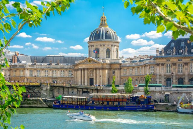 Profitez de la vue magnifique sur le Pont des Arts et l'Institut de France, deux joyaux emblématiques de la Ville Lumière à quelques minutes à pied de notre hôtel. ✨ 

Enjoy the stunning view of the Pont des Arts and the Institut de France, two iconic gems of the City of Light just a few minutes walk from our hotel✨ 

#Paris #PontDesArts #InstitutDeFrance #StunningView #spring #springday #springtime #springlook #paris #paris #parisstyle #parisfrance #magic #amour #monamour #parisjetaime #beautifulday #love #lover #loveyou #lovedogs #viral #trend #trendy #trendingnow #beautifuldestinations #travelingram #travelling #ParisSaintGermain #parisianstyle